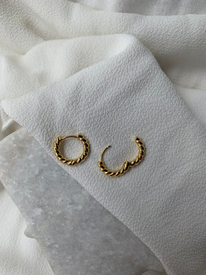 Small huggie style hoop earrings with a twist! 14K Gold filled Hypoallergenic Tarnish Resistant 10mm | Small Twisted Loops | Non-tarnish 14k Jewellery EasyClubCo