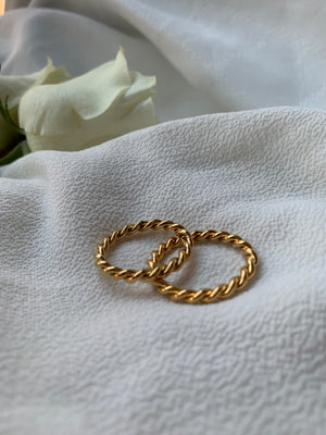 twist and shout in the small twisted alexa ring. she's cute she's stackable, and she wants to be SEEN! 14K Gold Plated Hypoallergenic Tarnish Resistant Water Resistant Available in sizes 5,6,7,8 | Alexa Ring | Handmade Jewelry EasyClubCo