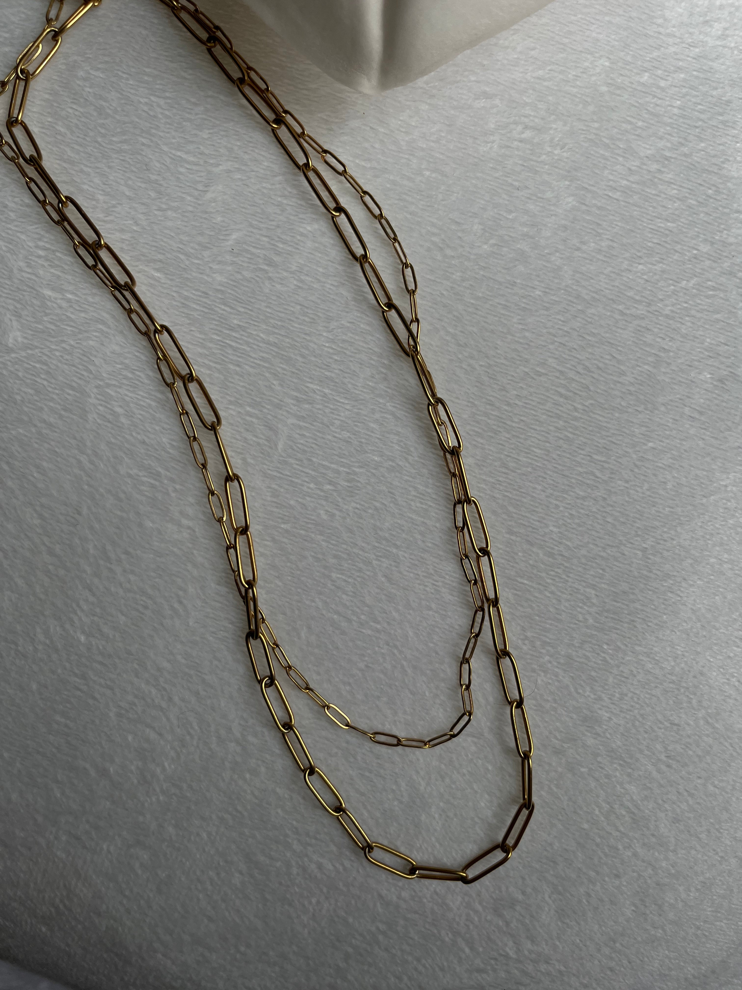 thin link chain necklace