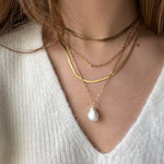 Baroque pearl drop necklace